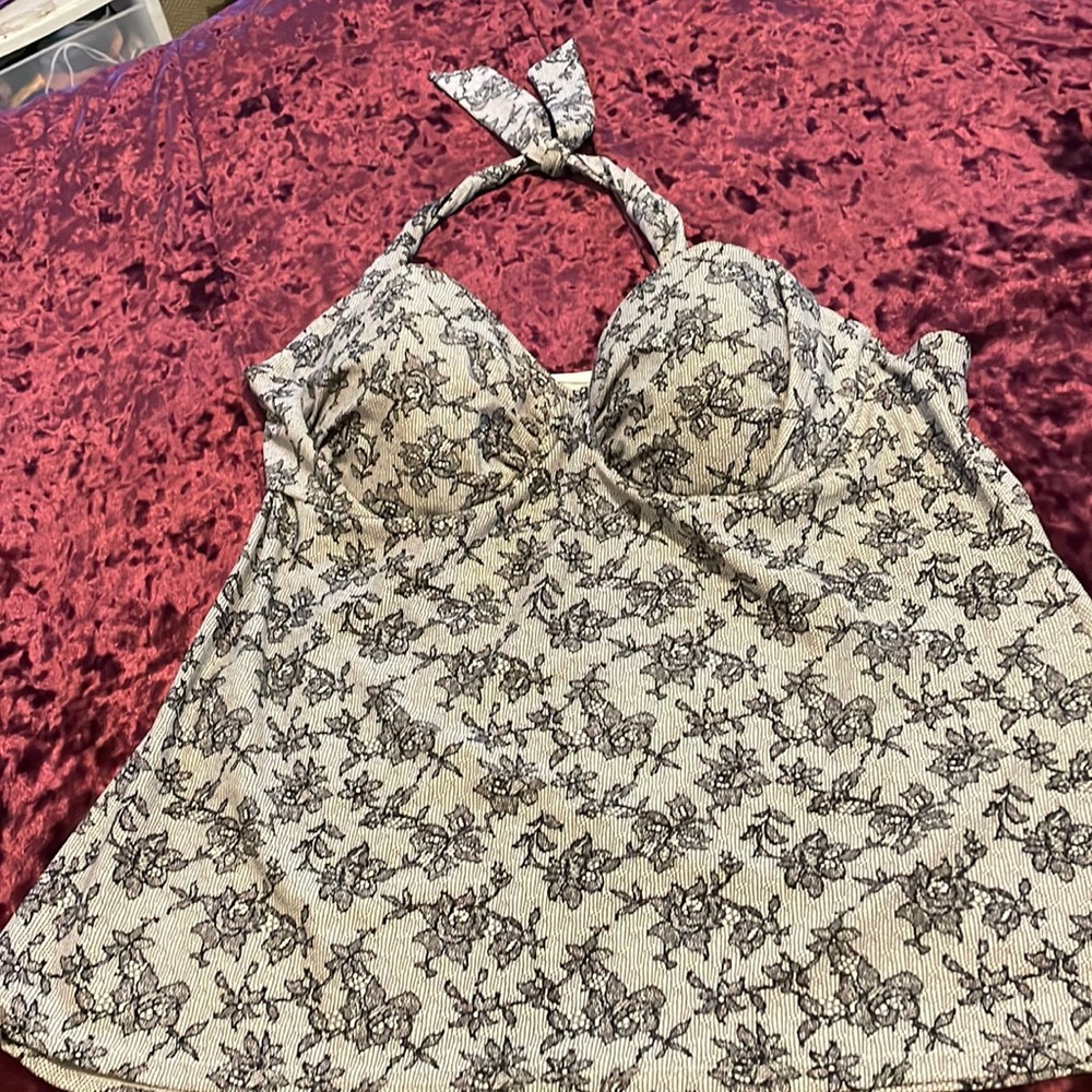 Smart & Sexy swim top size 40D halter style